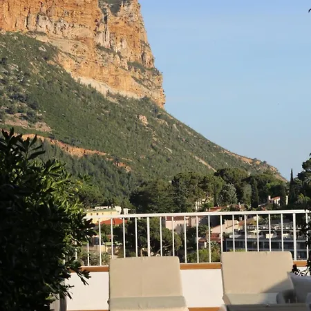 Casa B- Splendid Rooftop Overlooking The Sea 아파트 카시스