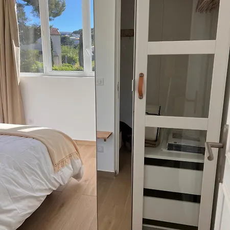 Casa B- Splendid Rooftop Overlooking The Sea 카시스