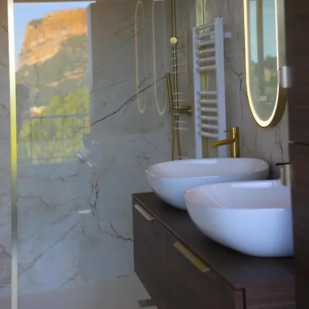 Casa B-Luxury Rooftop Apartment With Panoramic Sea View *
