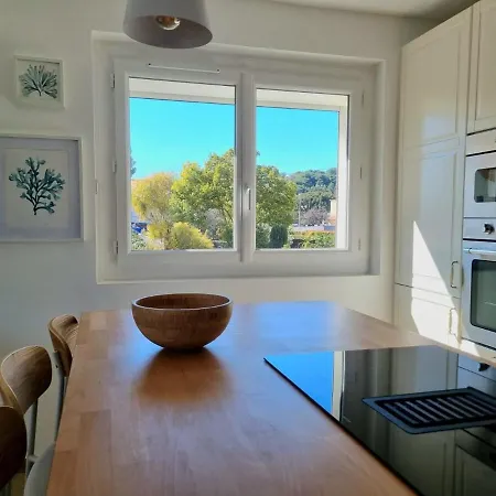 Casa B- Splendid Rooftop Overlooking The Sea דירה *